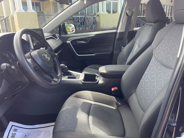2024 Toyota RAV4 XLE FWD - 22944392 - 10
