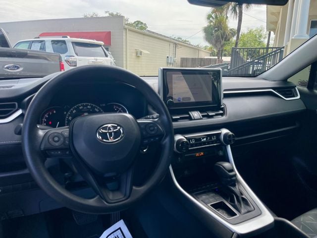 2024 Toyota RAV4 XLE FWD - 22944392 - 12