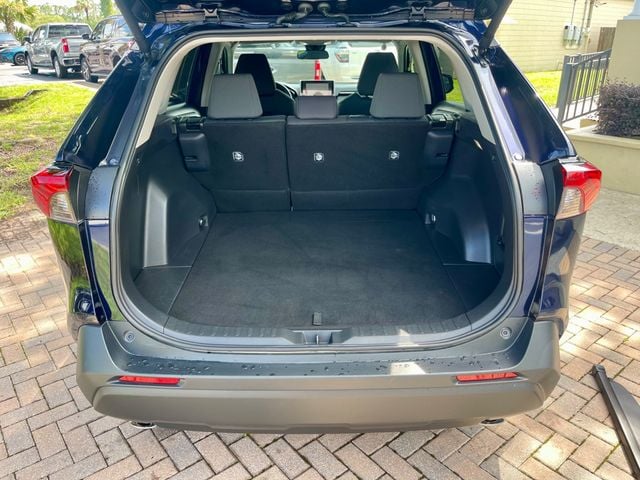 2024 Toyota RAV4 XLE FWD - 22944392 - 4