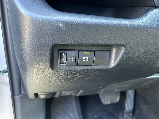 2024 Toyota RAV4 XLE FWD - 22963388 - 16