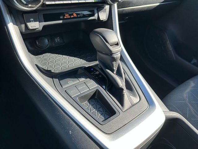 2024 Toyota RAV4 XLE FWD - 22963388 - 25