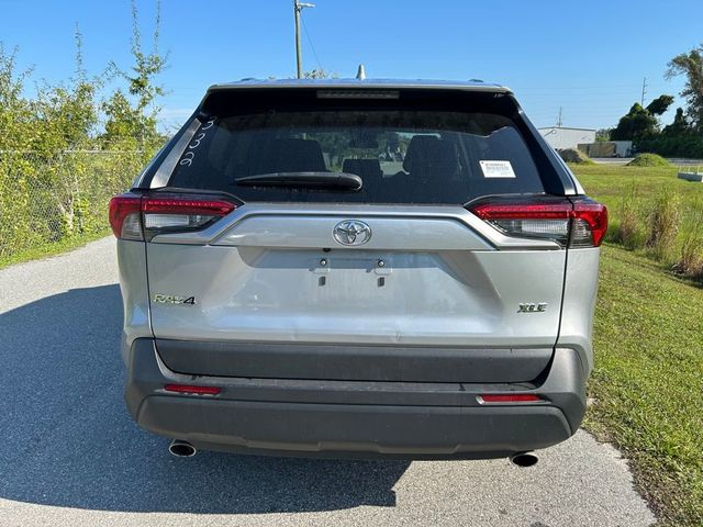 2024 Toyota RAV4 XLE FWD - 22963388 - 3