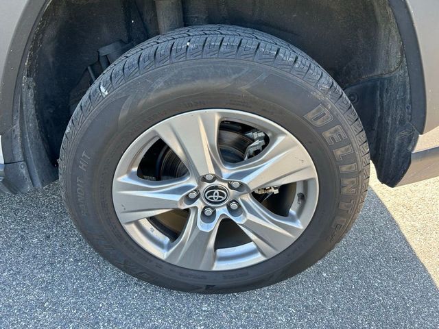 2024 Toyota RAV4 XLE FWD - 22963388 - 8