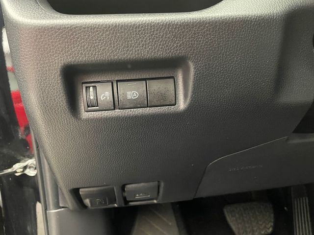 2024 Toyota RAV4 XLE FWD - 23005788 - 19