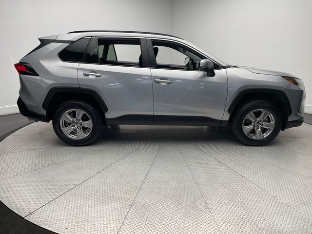2024 Toyota RAV4 XLE FWD - 23010309 - 3