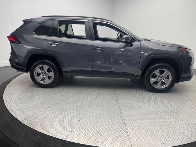 2024 Toyota RAV4 XLE FWD - 23010312 - 3