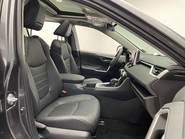 2024 Toyota RAV4 XLE Premium AWD - 22997626 - 17