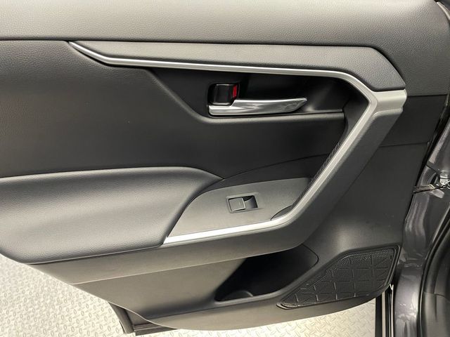 2024 Toyota RAV4 XLE Premium AWD - 22997626 - 32