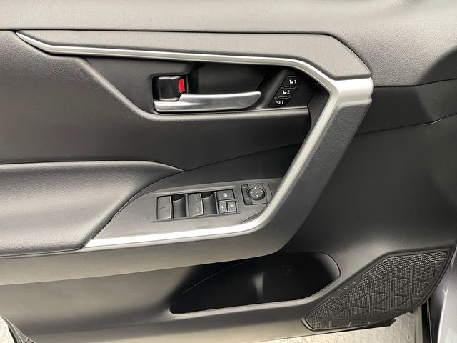 2024 Toyota RAV4 XLE Premium AWD - 22997626 - 8