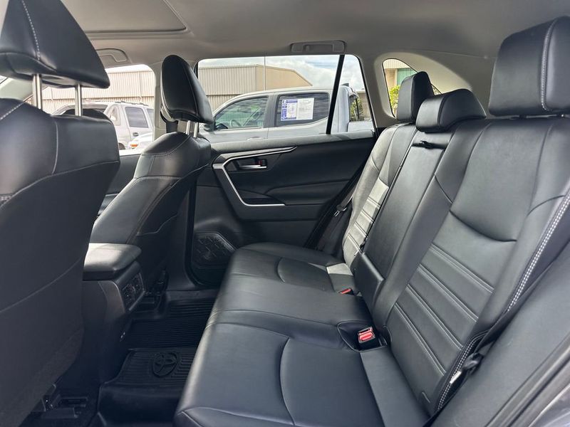 2024 Toyota RAV4 XLE Premium FWD - 22950235 - 13