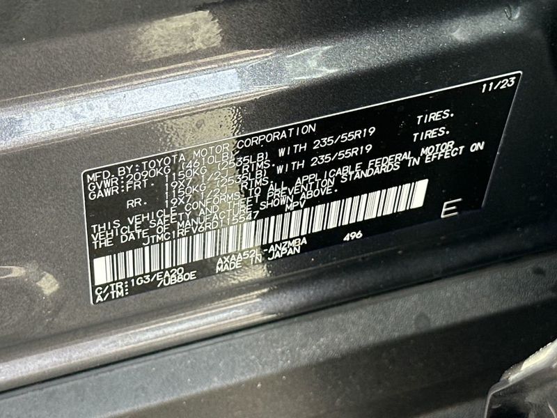 2024 Toyota RAV4 XLE Premium FWD - 22950235 - 21