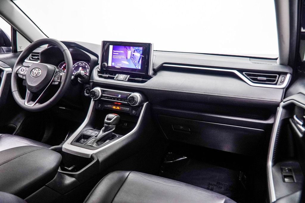 Toyota RAV4 photo 18