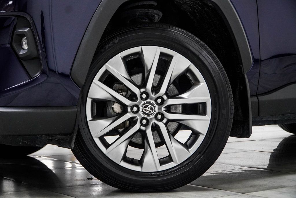 Toyota RAV4 photo 3