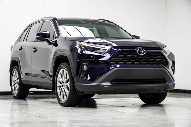 2024 Toyota RAV4 XLE Premium FWD - 23066618 - 3