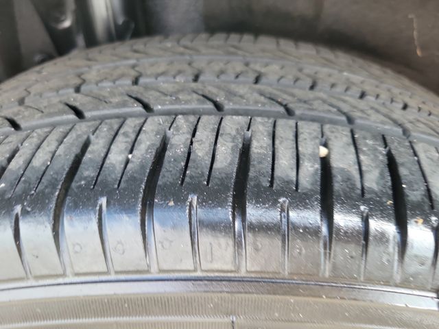 2024 Toyota RAV4 XLE Premium FWD - 22926706 - 28