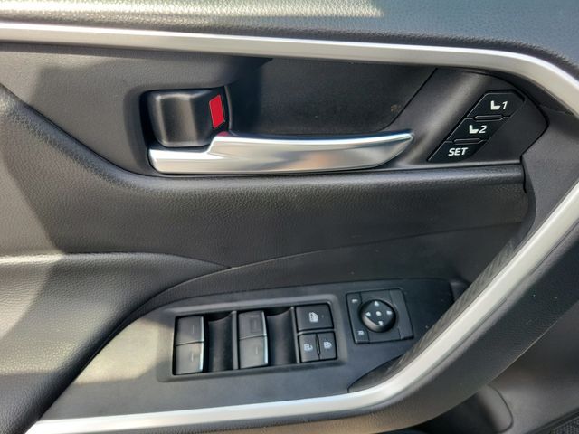 2024 Toyota RAV4 XLE Premium FWD - 22926706 - 7