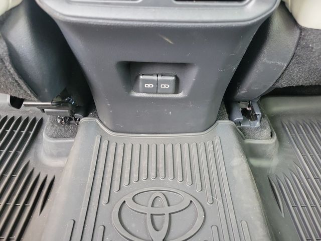 2024 Toyota RAV4 XLE Premium FWD - 23097014 - 10