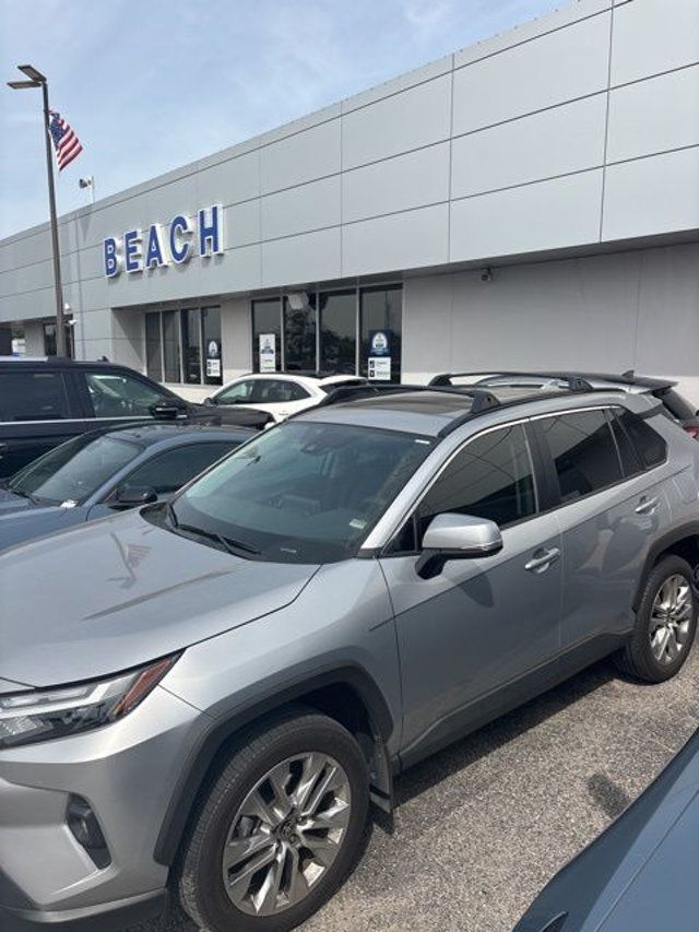 2024 Toyota RAV4 XLE Premium FWD - 23017738 - 5
