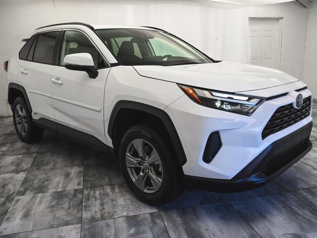 2024 Toyota RAV4 Hybrid LE photo 3