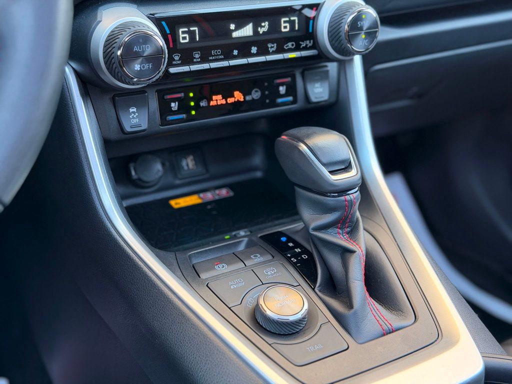 2024 Toyota RAV4 Prime XSE - 23016325 - 13