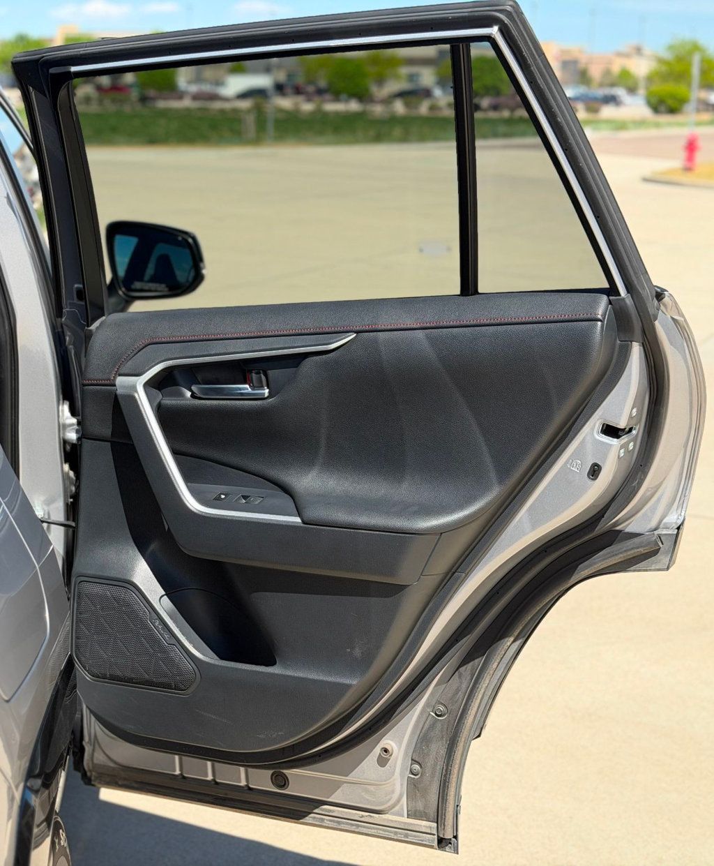2024 Toyota RAV4 Prime XSE - 23016325 - 29
