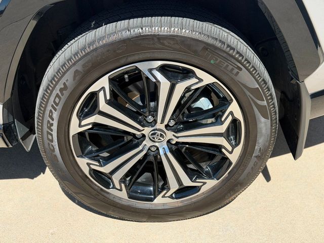 2024 Toyota RAV4 Prime XSE - 23016325 - 35