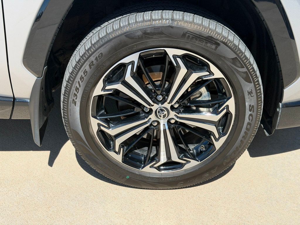 2024 Toyota RAV4 Prime XSE - 23016325 - 36