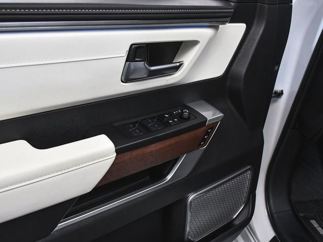 2024 Toyota Sequoia Capstone - 22918702 - 9