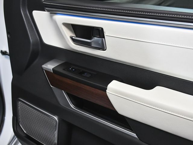 2024 Toyota Sequoia Capstone - 22918702 - 18