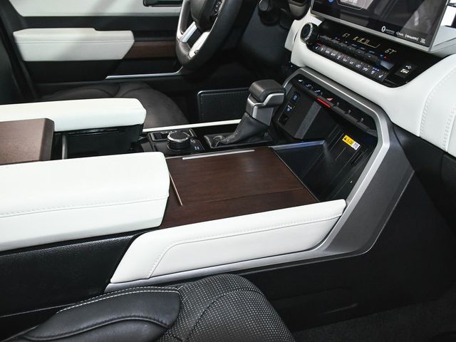 2024 Toyota Sequoia Capstone - 22918702 - 70