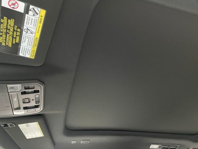 2024 Toyota Sequoia Capstone 4WD - 23012635 - 37