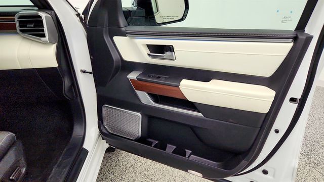 2024 Toyota Sequoia Capstone 4WD w/ TRD Roof Rack - 23011508 - 24