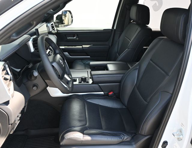 2024 Toyota Sequoia Platinum 4WD - 23030106 - 15
