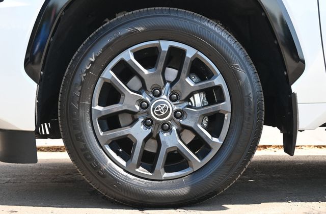 2024 Toyota Sequoia Platinum 4WD - 23030106 - 6