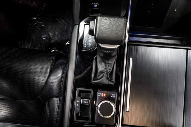 2024 Toyota Sequoia Platinum 4WD - 22847870 - 25