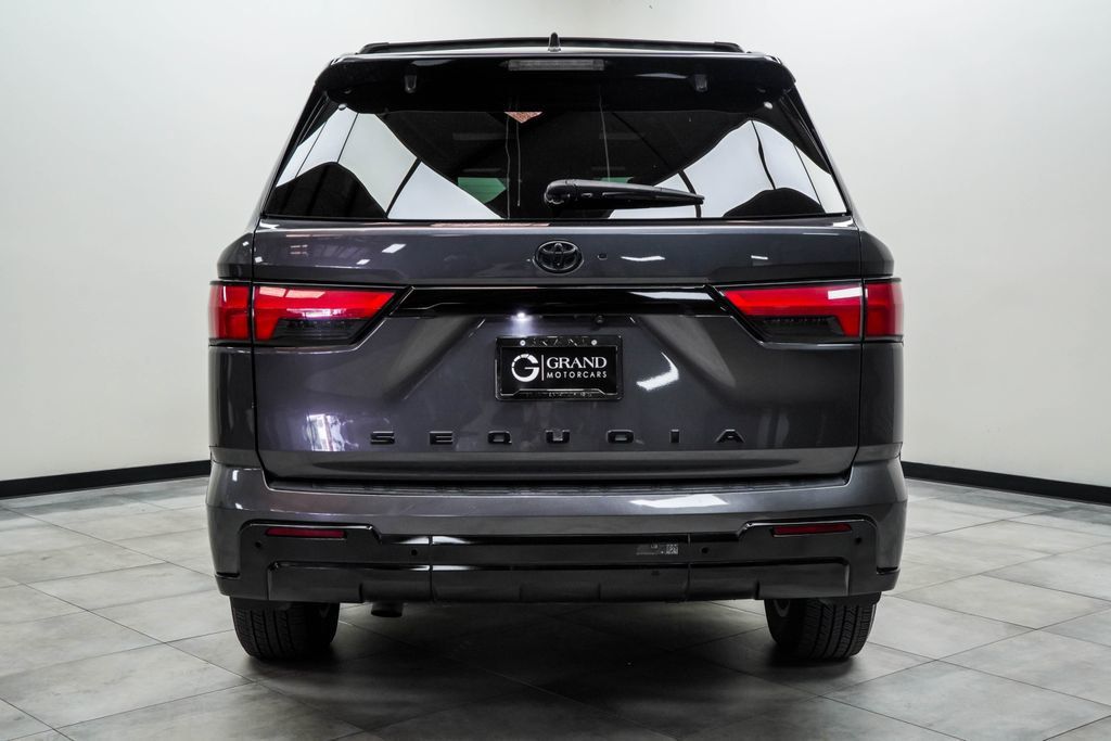 Toyota Sequoia photo 10