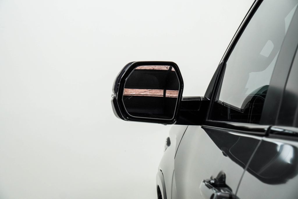 Toyota Sequoia photo 13