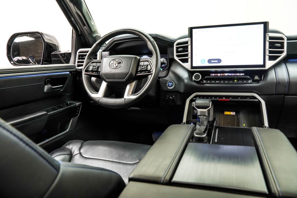 Toyota Sequoia photo 24