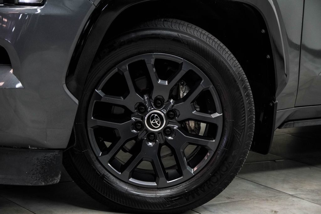 Toyota Sequoia photo 4