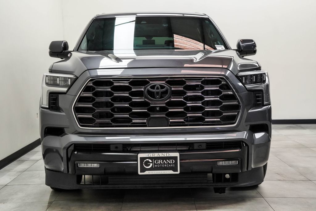 Toyota Sequoia photo 5