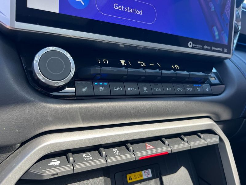 2024 Toyota Sequoia Platinum photo 22