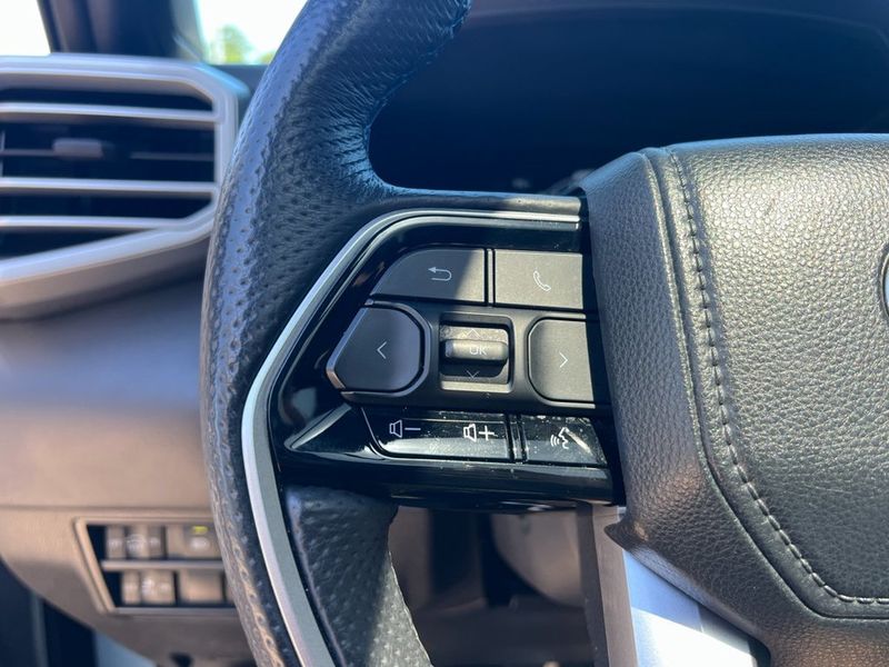 2024 Toyota Sequoia Platinum photo 25