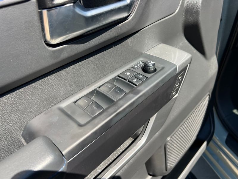 2024 Toyota Sequoia Platinum photo 32