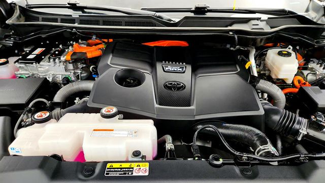 2024 Toyota Sequoia Platinum 4WD - 22961314 - 26