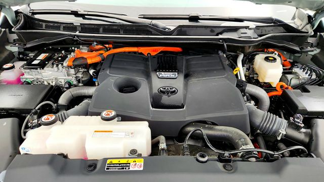 2024 Toyota Sequoia Platinum 4WD w/ Hybrid Powertrain - 22996847 - 25
