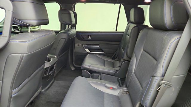 2024 Toyota Sequoia Platinum 4WD w/ Power Extending Running Boards & Head-Up Display - 23035146 - 18
