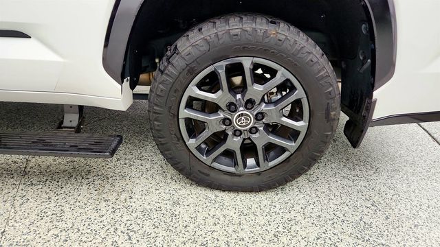 2024 Toyota Sequoia Platinum 4WD w/ Power Extending Running Boards & Head-Up Display - 23035146 - 8