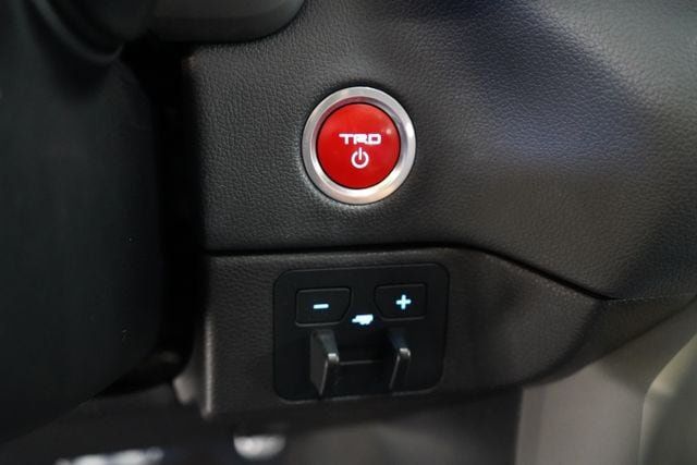 2024 Toyota Sequoia SR5 - 23077028 - 19