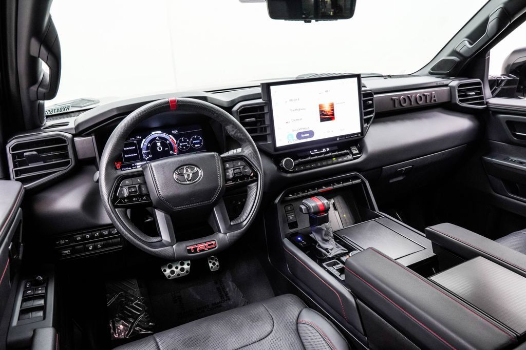 Toyota Sequoia photo 3
