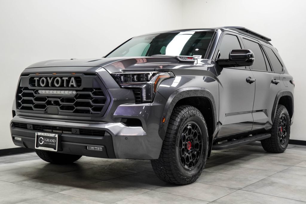 Toyota Sequoia photo 8